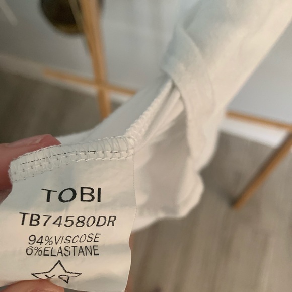 White Flowy Tank - Picture 4 of 5